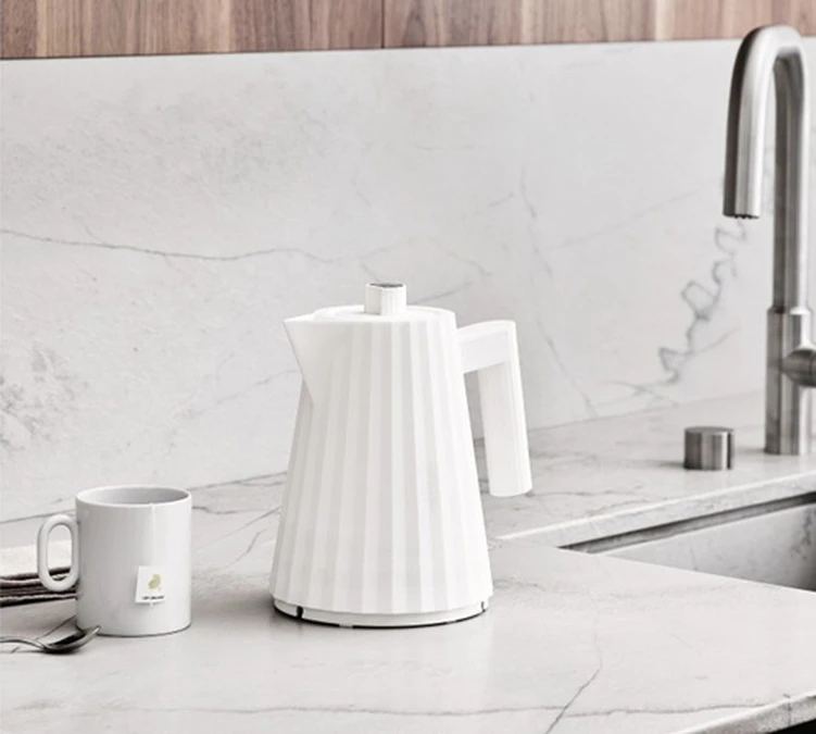 Bouilloire électrique 1L Plissé Blanche - ALESSI 6 Bouilloire électrique 1L Plissé Blanche - ALESSI – Image 4