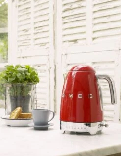 Bouilloire KLF04RDEU Temperature Réglable Rouge 1,7 L + Offre Cadeau - SMEG -Meilleur Café Machines Magasin bouil ambred