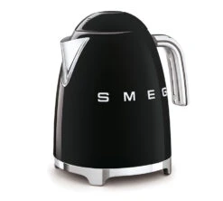 Bouilloire SMEG KLF03BLEU Noire - 1.7L + Offre Cadeau 10 Bouilloire SMEG KLF03BLEU Noire - 1.7L + Offre Cadeau -Meilleur Café Machines Magasin bouilloire noir vernis