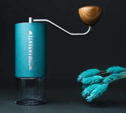 Moulin à Café COMANDANTE C40 MK4 Nitro Blade Alpine Lagoon 10 Moulin à Café COMANDANTE C40 MK4 Nitro Blade Alpine Lagoon -Meilleur Café Machines Magasin comandante alpine lagoon 2