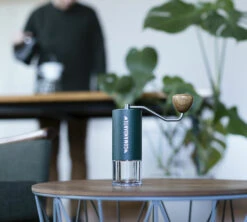 Moulin à Café Manuel COMANDANTE C40 MK4 Nitro Blade Racing Green -Meilleur Café Machines Magasin comandante racinggreen 4