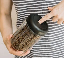 Boîte De Conservation Sous Vide Atmos Blanc Mat 250gr - Fellow 7 Boîte De Conservation Sous Vide Atmos Blanc Mat 250gr - Fellow -Meilleur Café Machines Magasin fellowatmos6 2