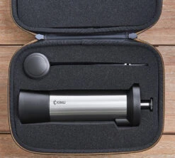 Moulin à Café Manuel KINU M47 Simplicity + Valise De Transport -Meilleur Café Machines Magasin kinu simplicity valise 1