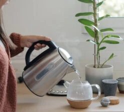 Bouilloire Kottea KT102 Température Réglable Inox 1.7L + 2 Verres Mila 25 Cl 13 Bouilloire Kottea KT102 Température Réglable Inox 1.7L + 2 Verres Mila 25 Cl -Meilleur Café Machines Magasin kottea kt102 2