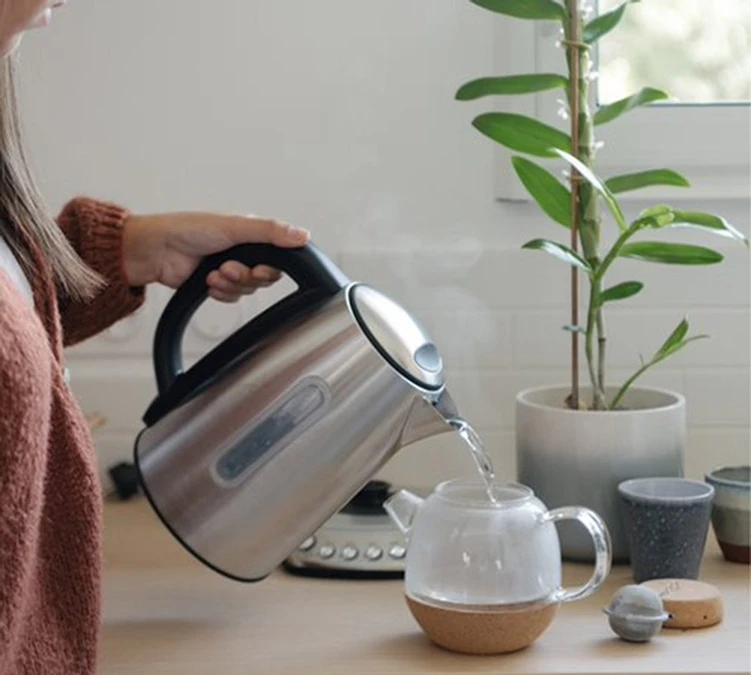 Bouilloire Kottea KT102 Température Réglable Inox 1.7L + 2 Verres Mila 25 Cl 8 Bouilloire Kottea KT102 Température Réglable Inox 1.7L + 2 Verres Mila 25 Cl – Image 6