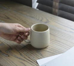 Tasse KINTO Ripple Beige En Procelaine 250 Ml -Meilleur Café Machines Magasin lifestyle beige kinto