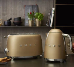 Bouilloire SMEG KLF03CHMEU Or Mat - 1.7L + Offre Cadeau -Meilleur Café Machines Magasin or mat smeg