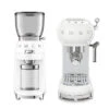 Set Petit-Déjeuner Machine Expresso ECF01WHEU Et Moulin à Café CGF01WHEU Blanc- SMEG -Meilleur Café Machines Magasin pack blanc 1
