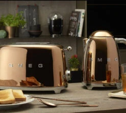 Bouilloire SMEG KLF03RGEU Cuivre - 1.7L + Offre Cadeau -Meilleur Café Machines Magasin smeg b et gp