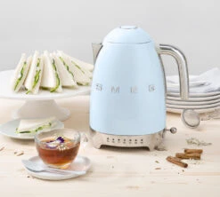 Bouilloire SMEG KLF04PBEU Bleu Azur - Température Réglable + Offre Cadeau -Meilleur Café Machines Magasin smeg ba 2