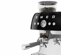 Machine Expresso SMEG EGF03BLEU Noire Années 50 Avec Moulin Intégré 10 Machine Expresso SMEG EGF03BLEU Noire Années 50 Avec Moulin Intégré -Meilleur Café Machines Magasin smeg egf03 noire 4