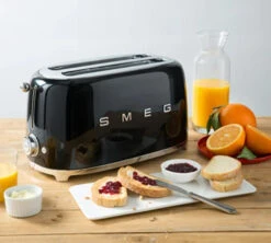 Set Petit-Déjeuner (Toaster - Machine Expresso - Bouilloire) Noir - SMEG 8 Set Petit-Déjeuner (Toaster - Machine Expresso - Bouilloire) Noir - SMEG -Meilleur Café Machines Magasin smeg noir 2 tranches 2